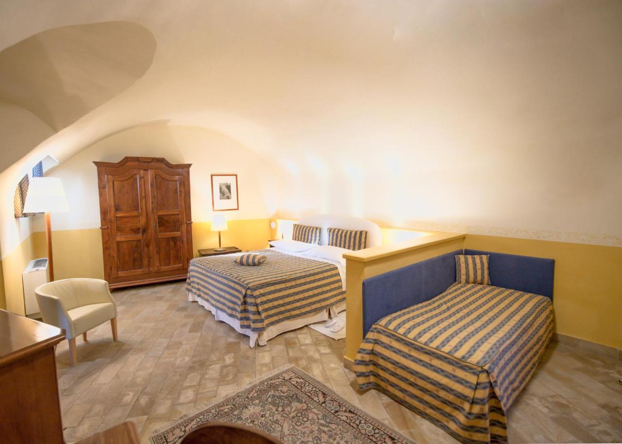 Hotel Castello Rosso Costigliole Saluzzo Zewnętrze zdjęcie